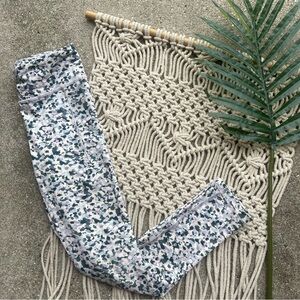 Athleta Girl High Rise Printed Athletic Leggings Size Medium 8 - 10